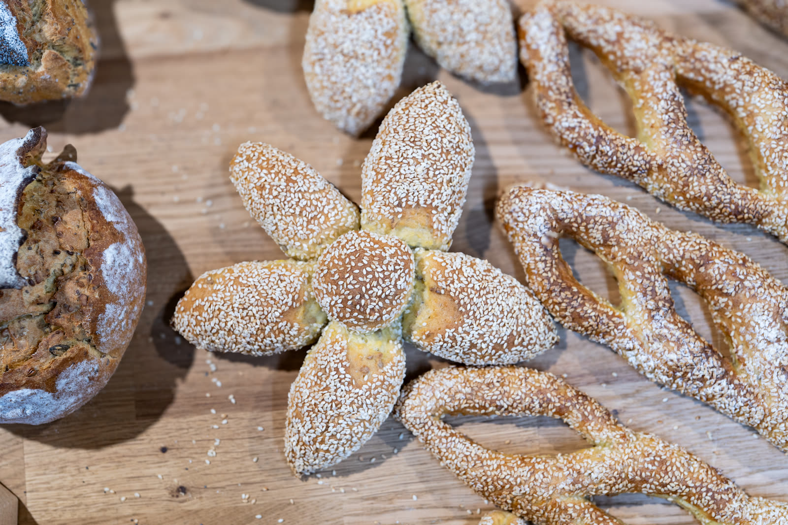 Pan con greñado artesanal en forma de flor